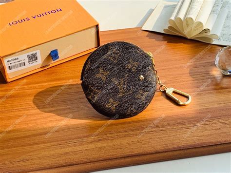 louis vuitton borsa logo tondo|louis vuitton lv collection.